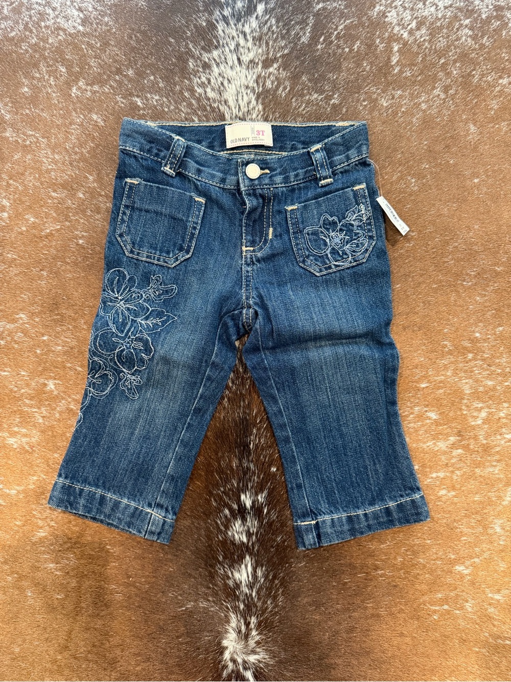 NWT Old Navy Girls 3T Embroidered Floral Capri Jeans